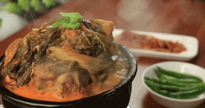 상품코드 : JF001 바르다집밥 100% 한우로 만든 고기 듬뿍 뼈없는 갈비탕 800g